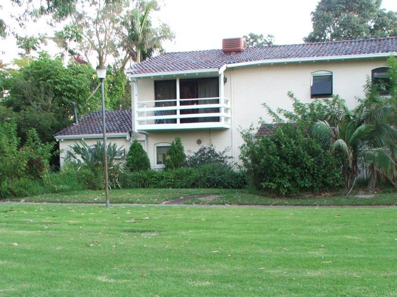 28 Regency Drive, Thornlie WA 6108