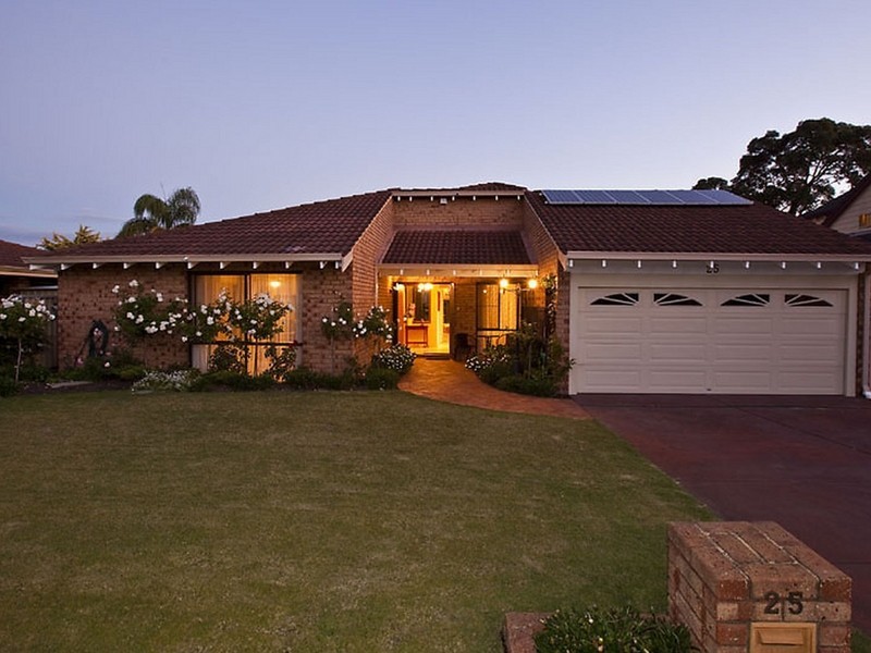 25 Matfield Way, Gosnells WA 6110