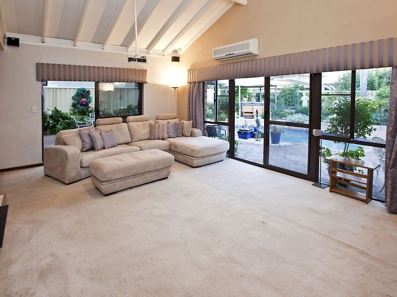 25 Matfield Way, Gosnells WA 6110