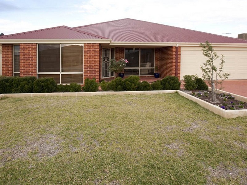 28 Copperback Circle, Huntingdale WA 6110