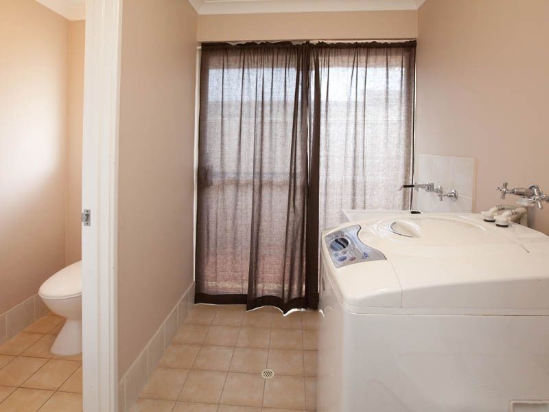 28 Copperback Circle, Huntingdale WA 6110