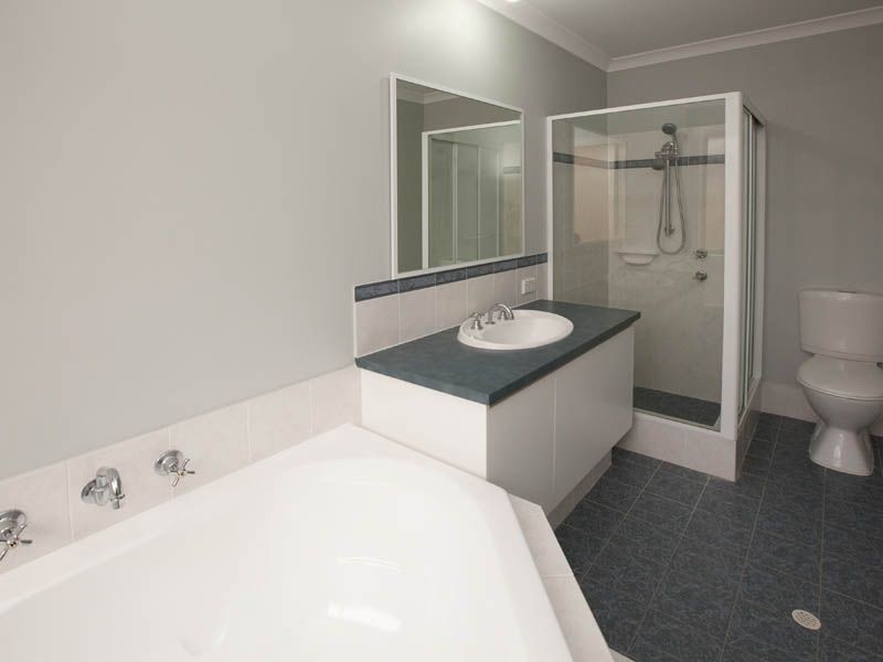 28 Copperback Circle, Huntingdale WA 6110