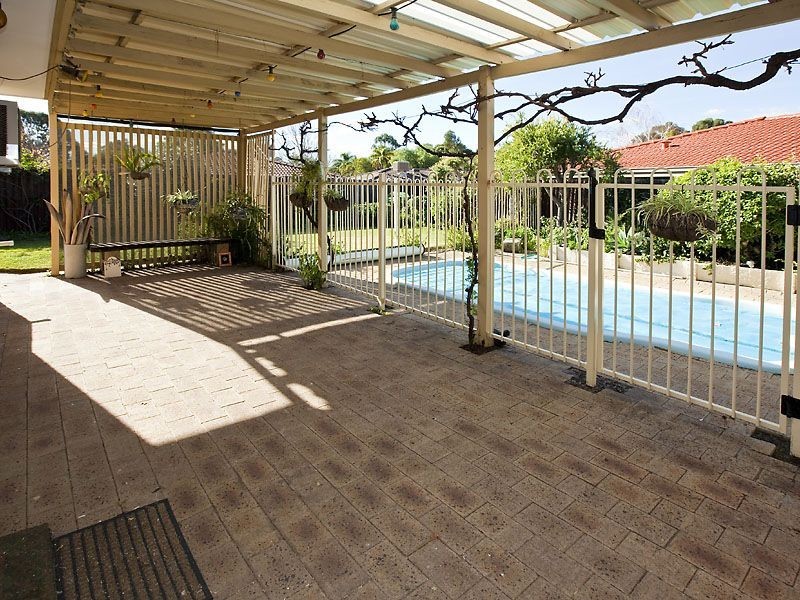 7 Castle Court, Thornlie WA 6108
