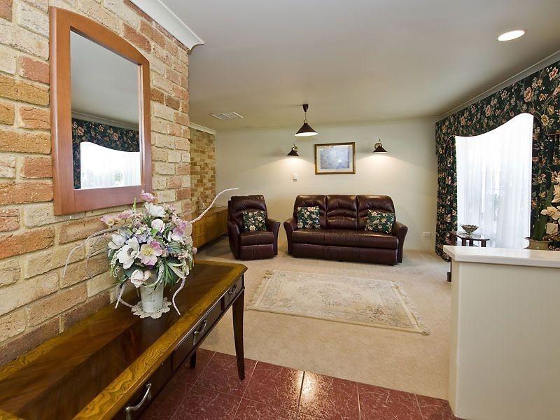 49 Discovery Drive, Thornlie WA 6108