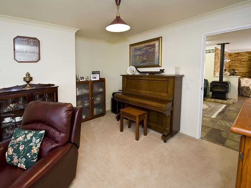 49 Discovery Drive, Thornlie WA 6108