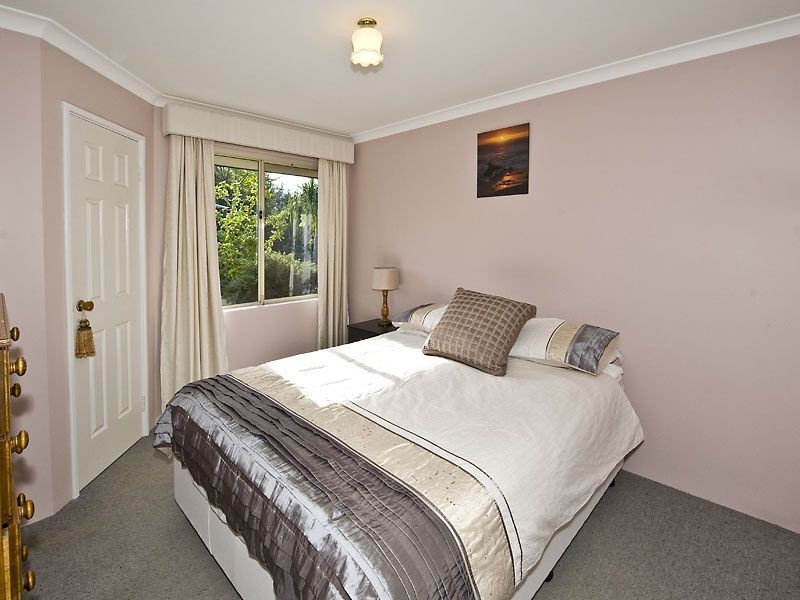 49 Discovery Drive, Thornlie WA 6108