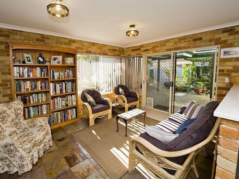 49 Discovery Drive, Thornlie WA 6108