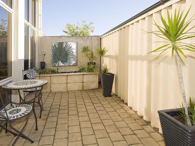 10 West End Parade, Canning Vale WA 6155