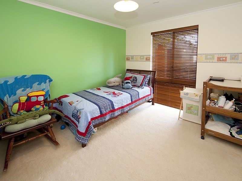 8 Tullamore Avenue, Thornlie WA 6108