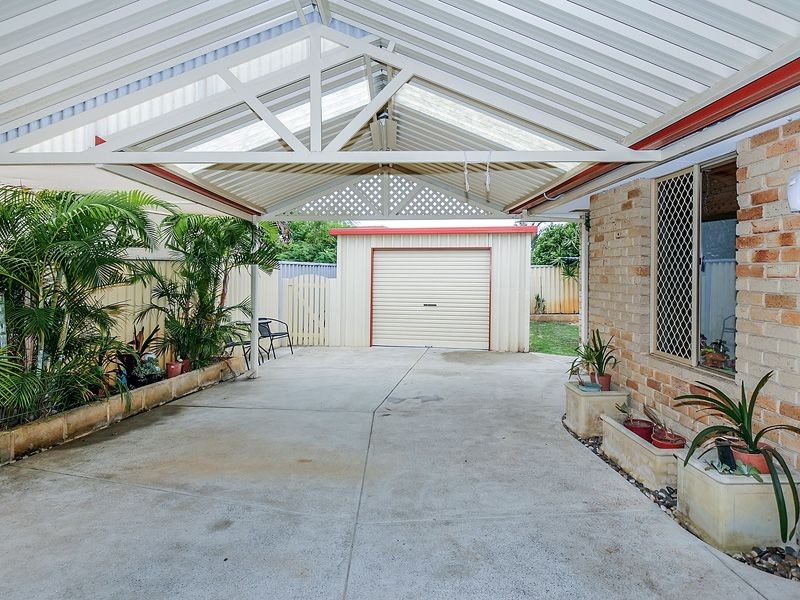 19 Lakeside Drive, Thornlie WA 6108