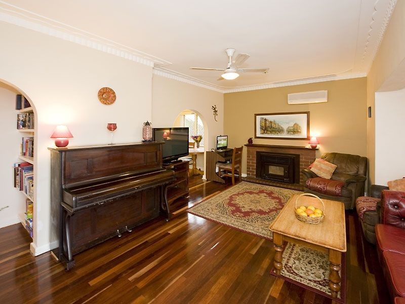 45 Thornlie Avenue, Thornlie WA 6108