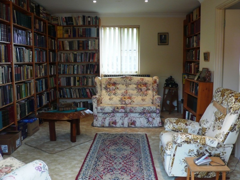 27 Moorhouse Street, Willagee WA 6156