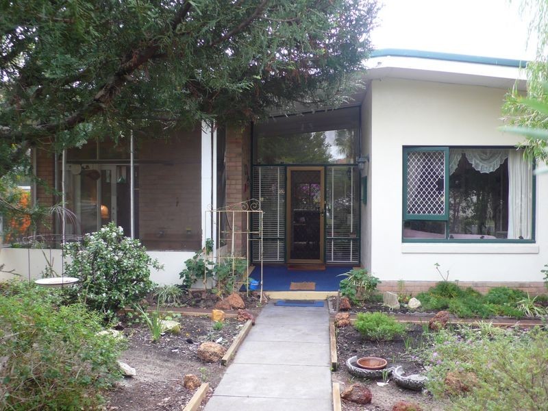 27 Moorhouse Street, Willagee WA 6156