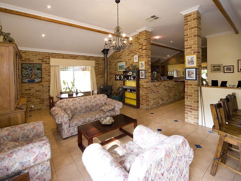 5 Owsten Court, Banjup WA 6164