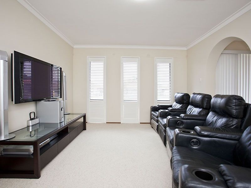 28 Helena Crescent, Thornlie WA 6108
