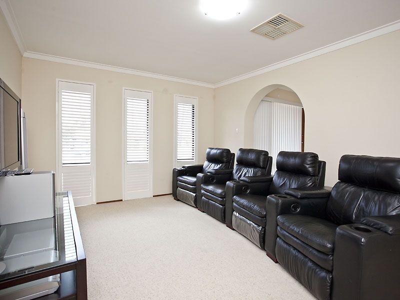 28 Helena Crescent, Thornlie WA 6108