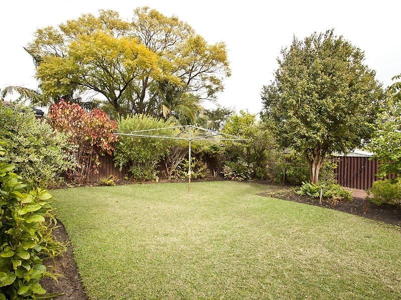 28 Helena Crescent, Thornlie WA 6108