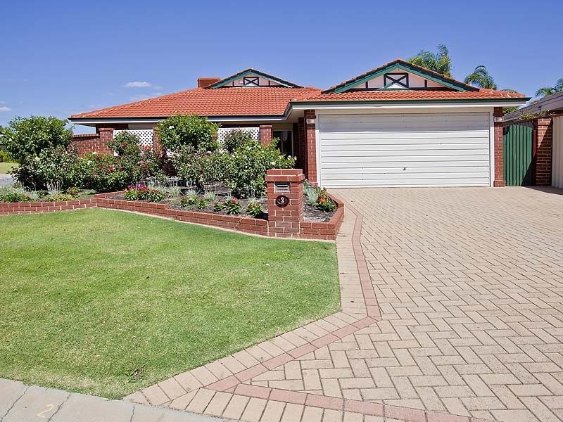 2 Myrtle Court, Thornlie WA 6108