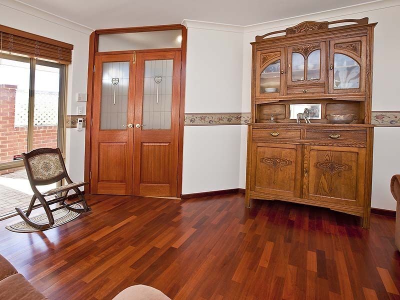 2 Myrtle Court, Thornlie WA 6108