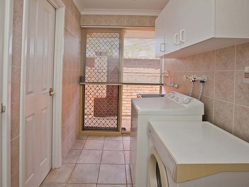 2 Myrtle Court, Thornlie WA 6108