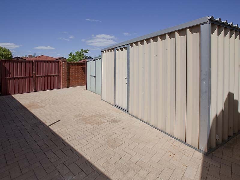2 Myrtle Court, Thornlie WA 6108