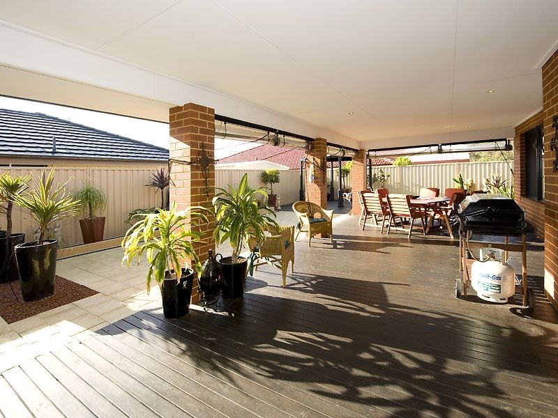 1 Jacksonia Gate, Canning Vale WA 6155