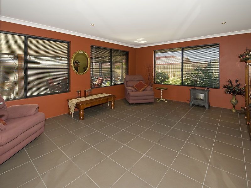 1 Jacksonia Gate, Canning Vale WA 6155