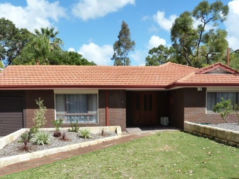 4 Hume Road, Thornlie WA 6108