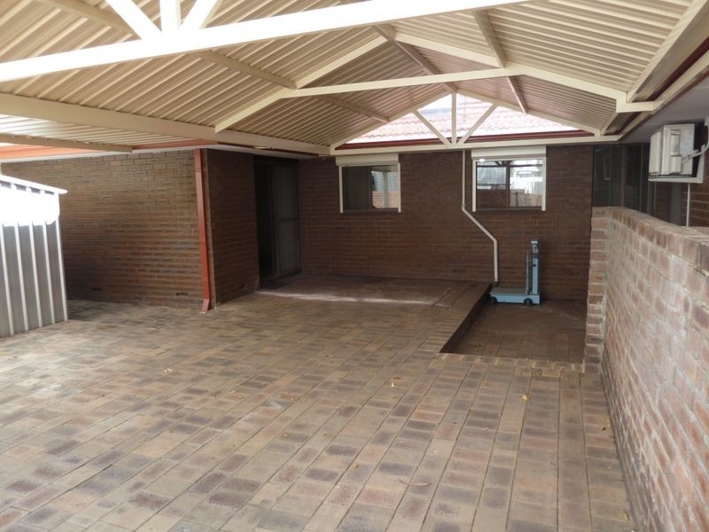 4 Hume Road, Thornlie WA 6108