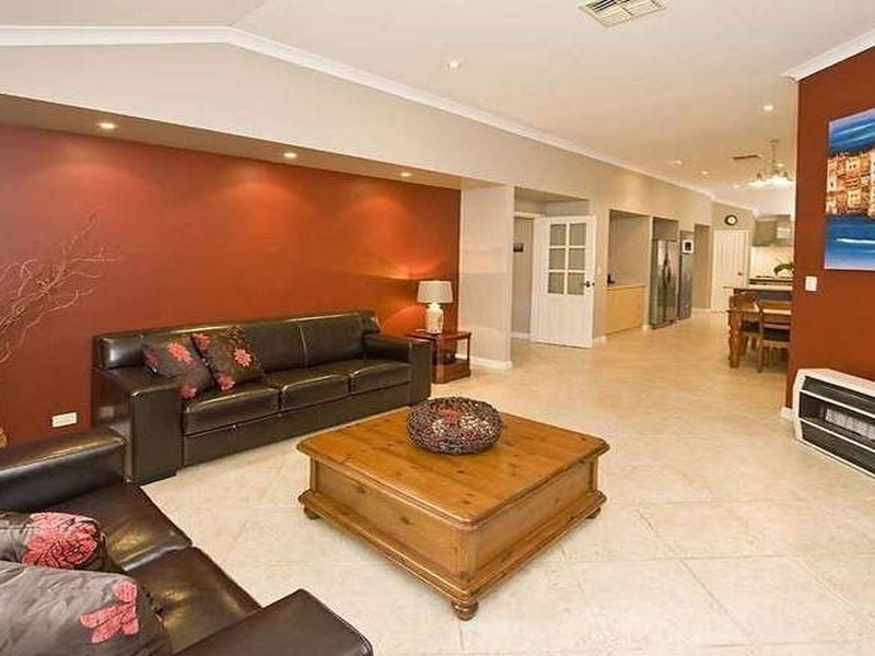 12 Prior Close, Canning Vale WA 6155