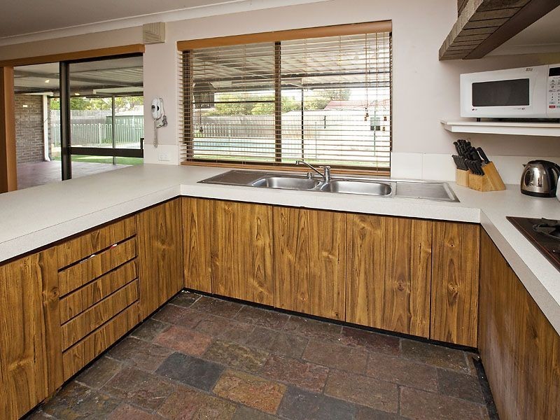 9 Fulmar Street, Thornlie WA 6108