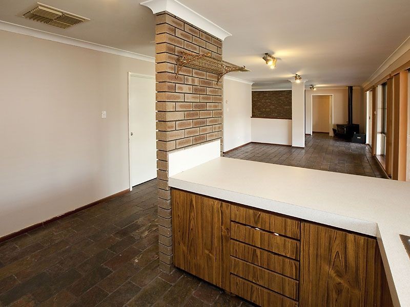 9 Fulmar Street, Thornlie WA 6108