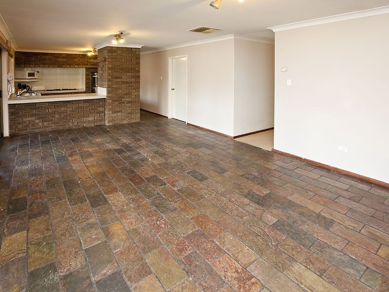 9 Fulmar Street, Thornlie WA 6108