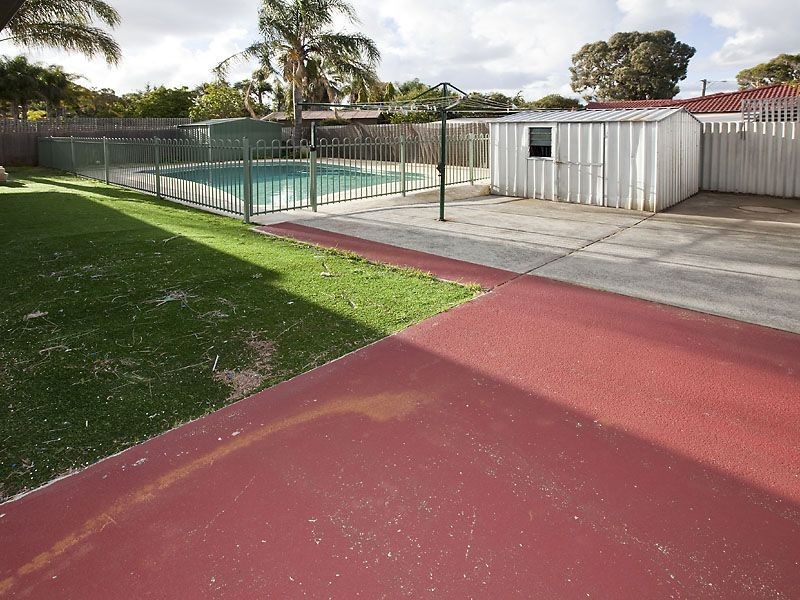 9 Fulmar Street, Thornlie WA 6108