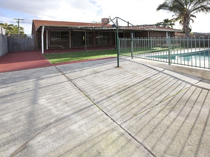 9 Fulmar Street, Thornlie WA 6108