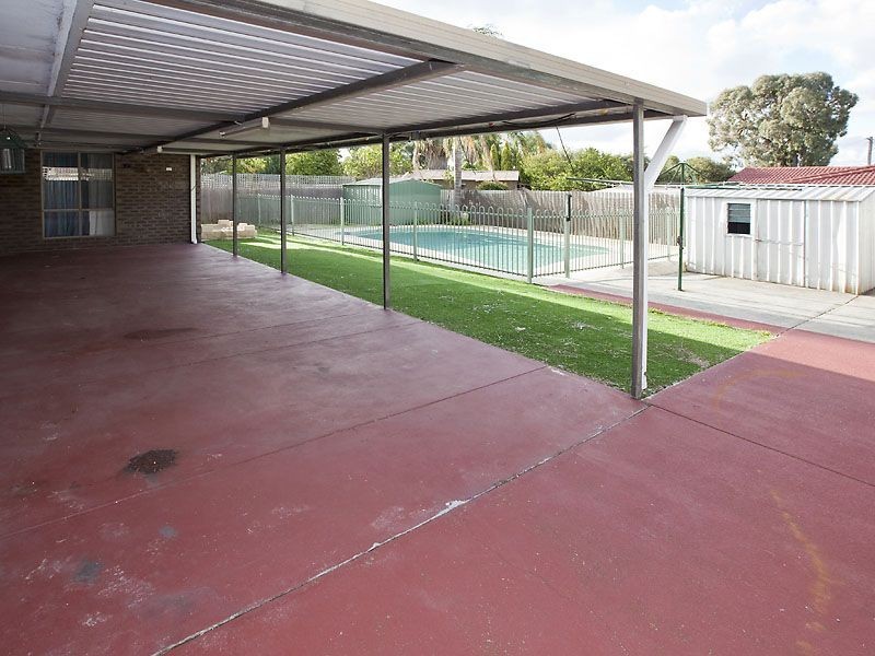 9 Fulmar Street, Thornlie WA 6108