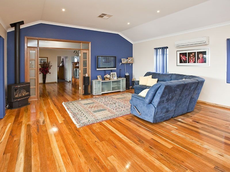 24 Plaistowe Boulevard, Darling Downs WA 6122