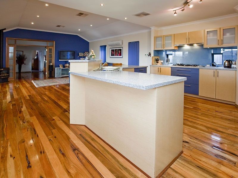 24 Plaistowe Boulevard, Darling Downs WA 6122