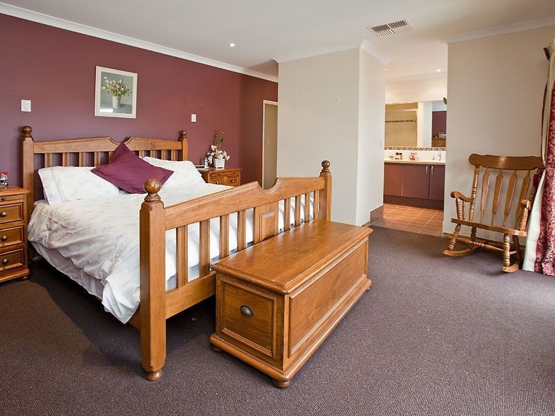 24 Plaistowe Boulevard, Darling Downs WA 6122