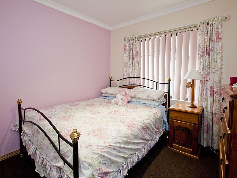 24 Plaistowe Boulevard, Darling Downs WA 6122