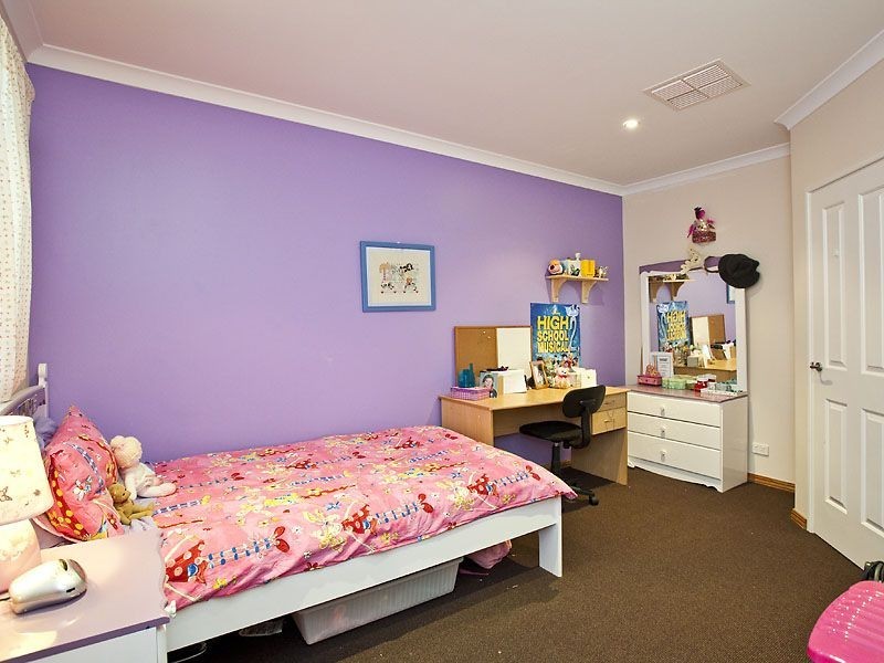 24 Plaistowe Boulevard, Darling Downs WA 6122