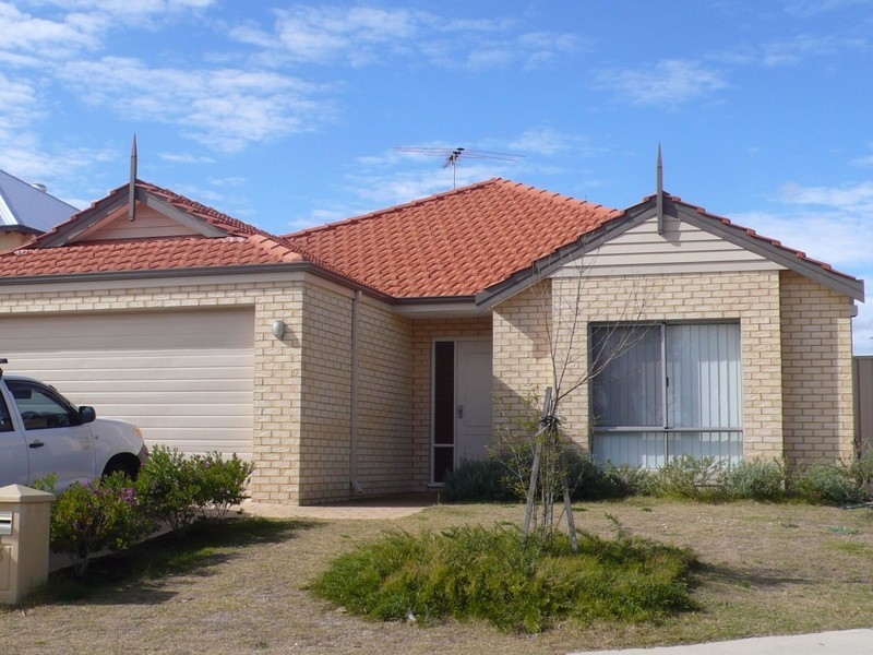 33 Astroloma Drive, Success WA 6164