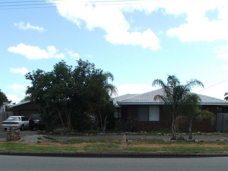 15 Yale Road, Thornlie WA 6108