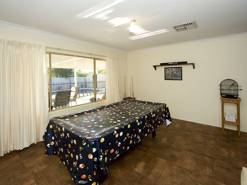 17 Morgan Road, Seville Grove WA 6112