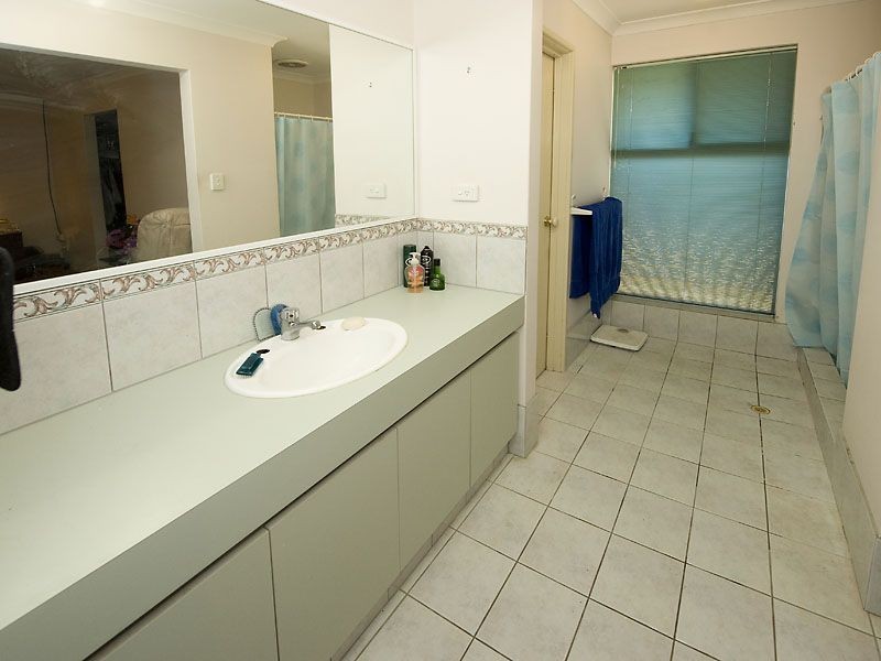 17 Morgan Road, Seville Grove WA 6112