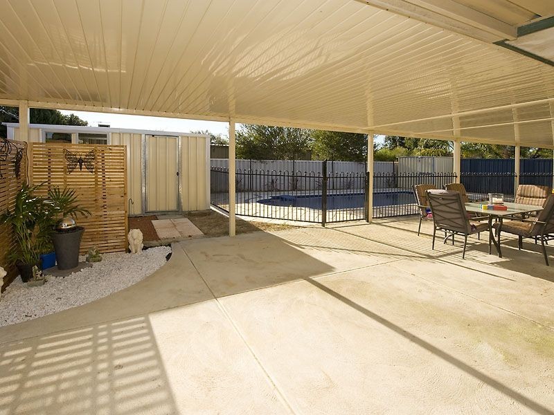 17 Morgan Road, Seville Grove WA 6112