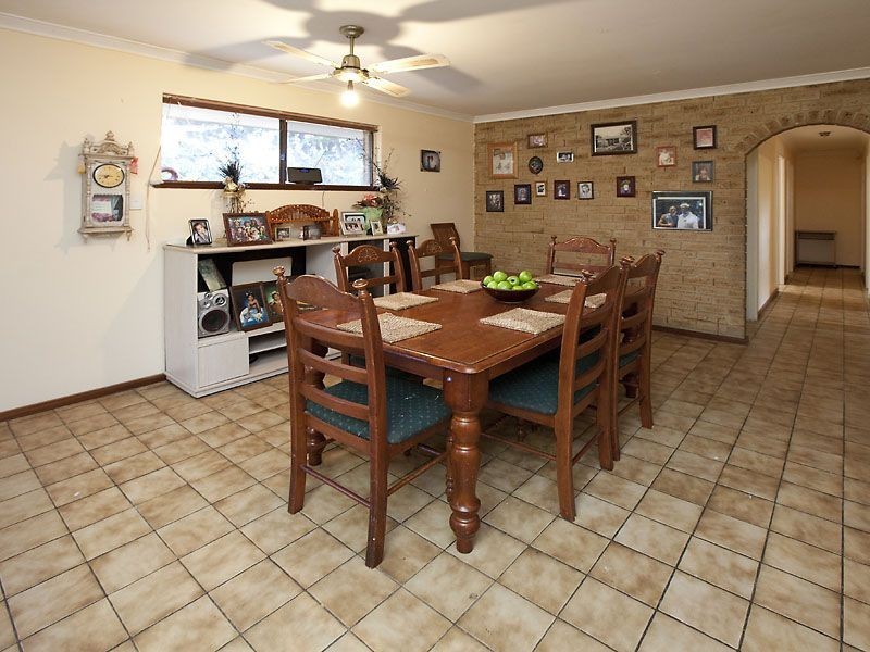 13 Charles Street, Kelmscott WA 6111