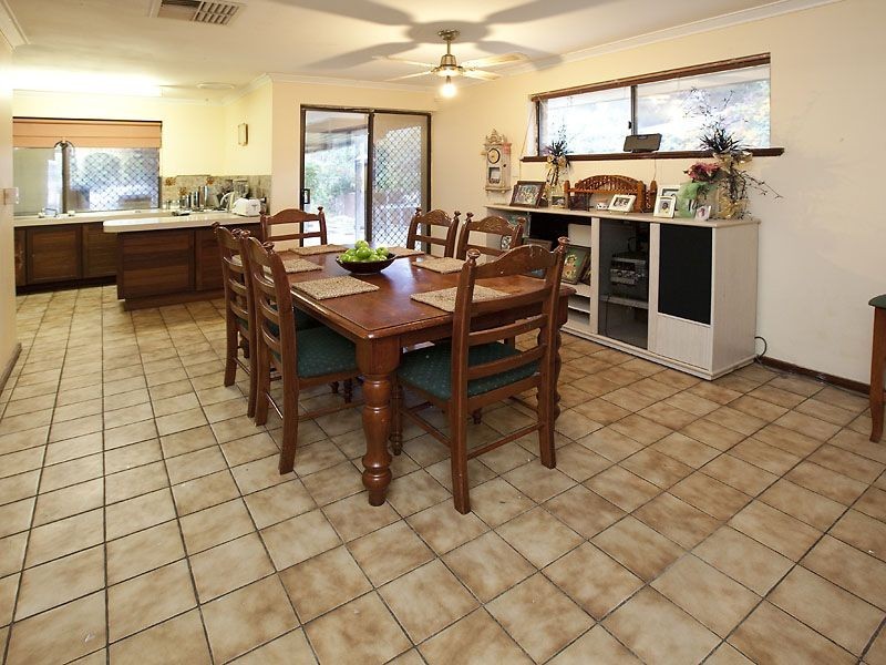 13 Charles Street, Kelmscott WA 6111