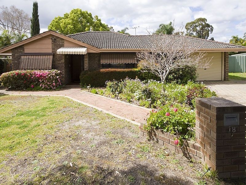 18 Windsor Drive, Gosnells WA 6110