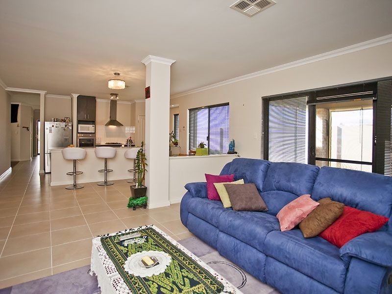 25 Carlton Loop, Canning Vale WA 6155